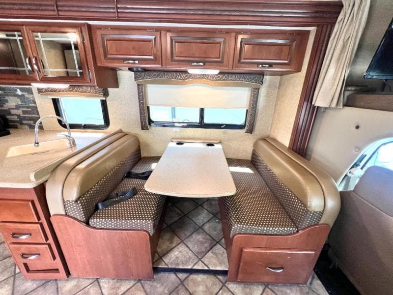 2015 Thor Motor Coach 2015 Thor Motor Coach Chateau - thumbnail 28