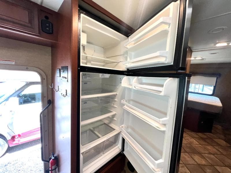 2015 Thor Motor Coach 2015 Thor Motor Coach Chateau - thumbnail 29