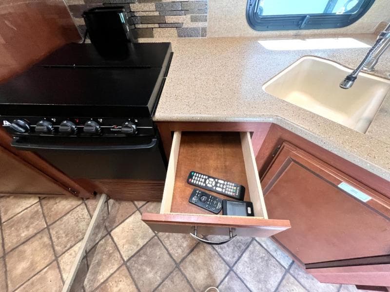 2015 Thor Motor Coach 2015 Thor Motor Coach Chateau - thumbnail 34