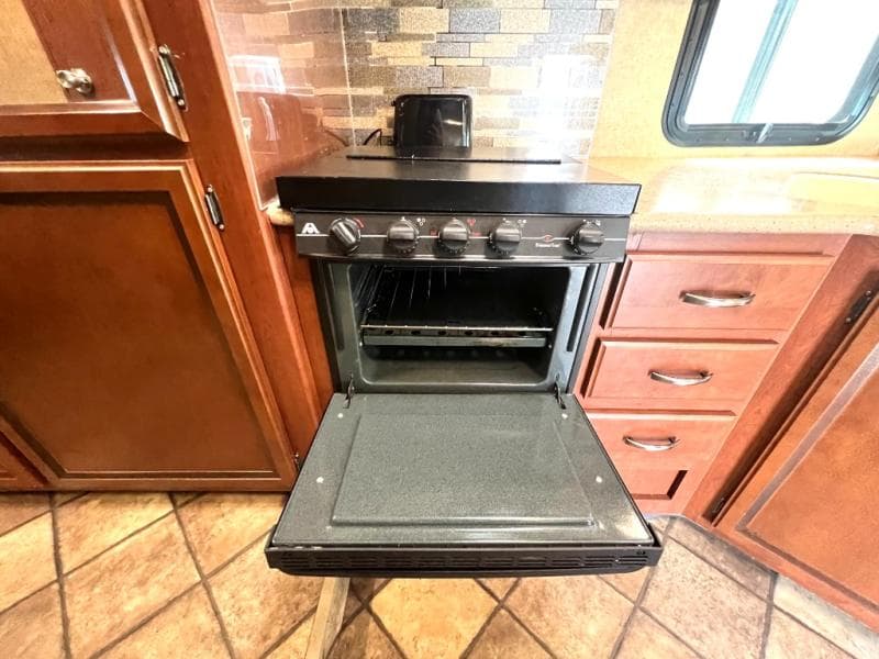 2015 Thor Motor Coach 2015 Thor Motor Coach Chateau - thumbnail 38