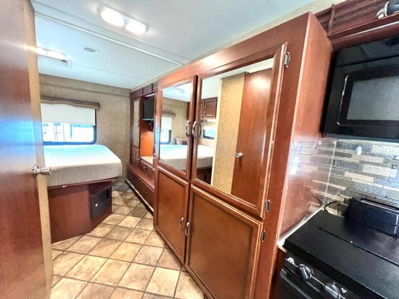 2015 Thor Motor Coach 2015 Thor Motor Coach Chateau - thumbnail 39