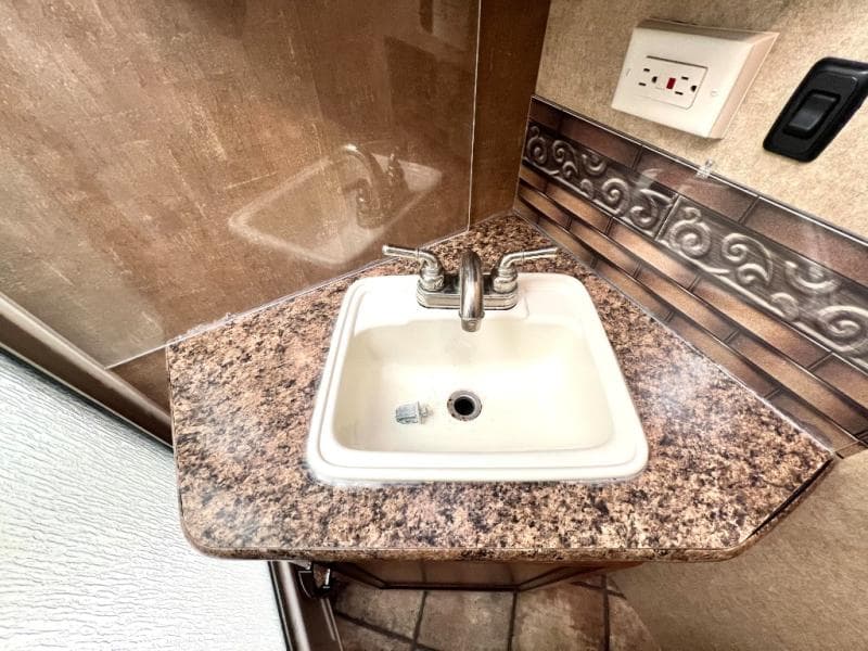 2015 Thor Motor Coach 2015 Thor Motor Coach Chateau - thumbnail 46