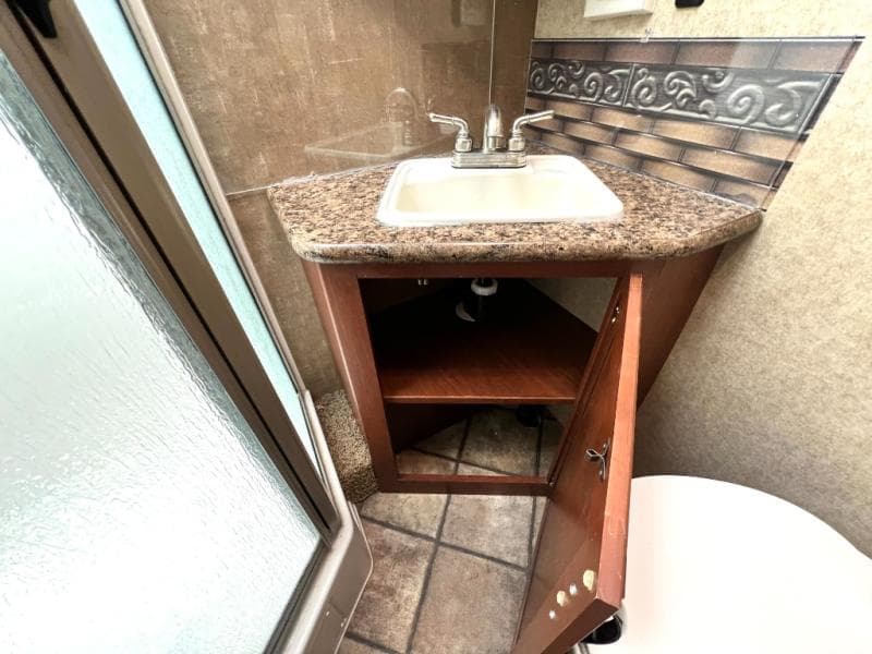 2015 Thor Motor Coach 2015 Thor Motor Coach Chateau - thumbnail 47