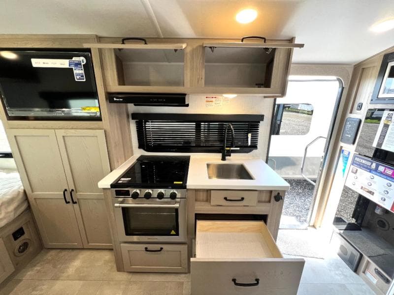 2025 Forest River 2025 Forest River Rockwood Geo Pro - thumbnail 18