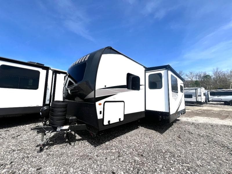 2025 Forest River 2025 Forest River Rockwood Ultra Lite - thumbnail 8