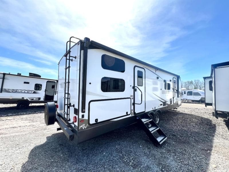 2025 Forest River 2025 Forest River Rockwood Ultra Lite - thumbnail 11