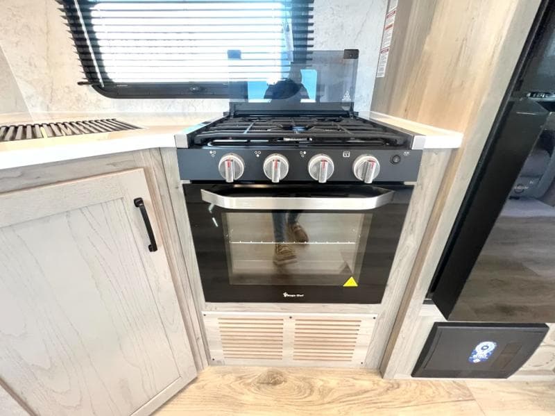 2025 Forest River 2025 Forest River Rockwood Ultra Lite - thumbnail 26