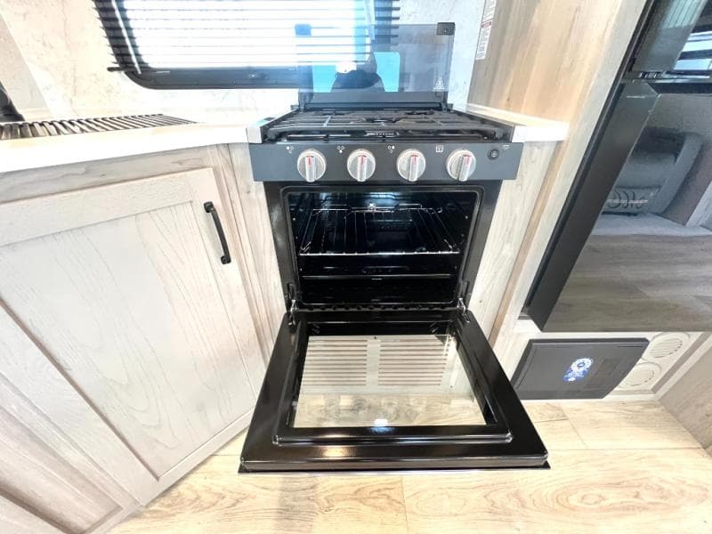 2025 Forest River 2025 Forest River Rockwood Ultra Lite - thumbnail 27