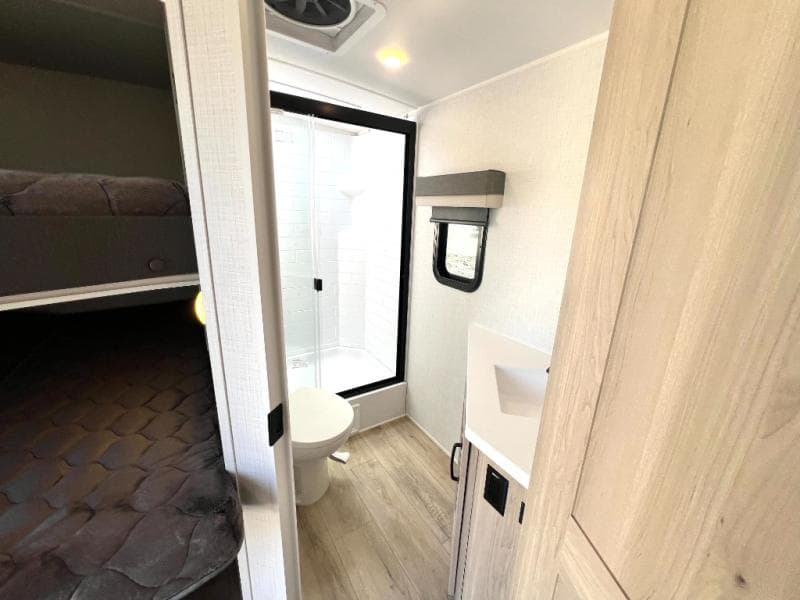 2025 Forest River 2025 Forest River Rockwood Ultra Lite - thumbnail 33