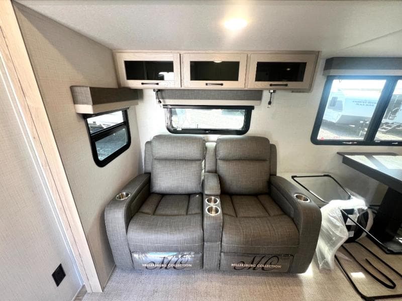 2025 Forest River 2025 Forest River Rockwood Ultra Lite - thumbnail 40