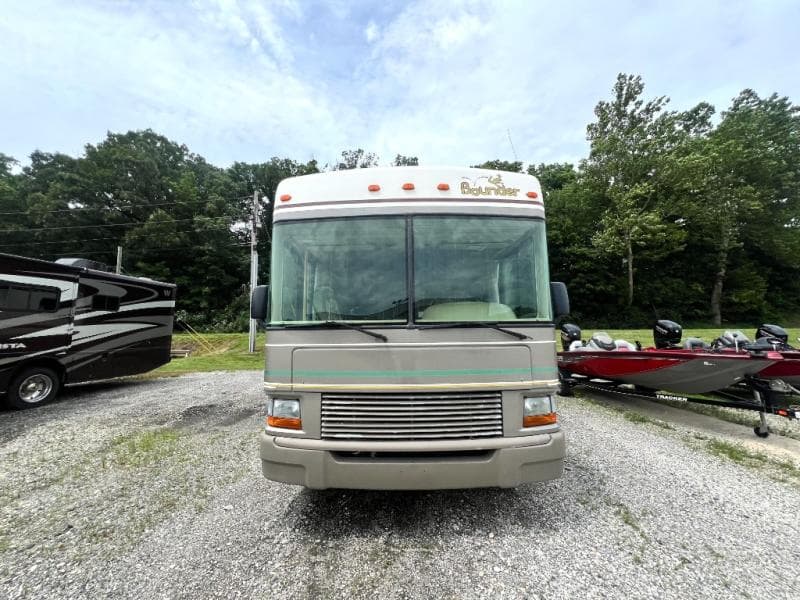 2000 Fleetwood 2000 Fleetwood Bounder - thumbnail 3