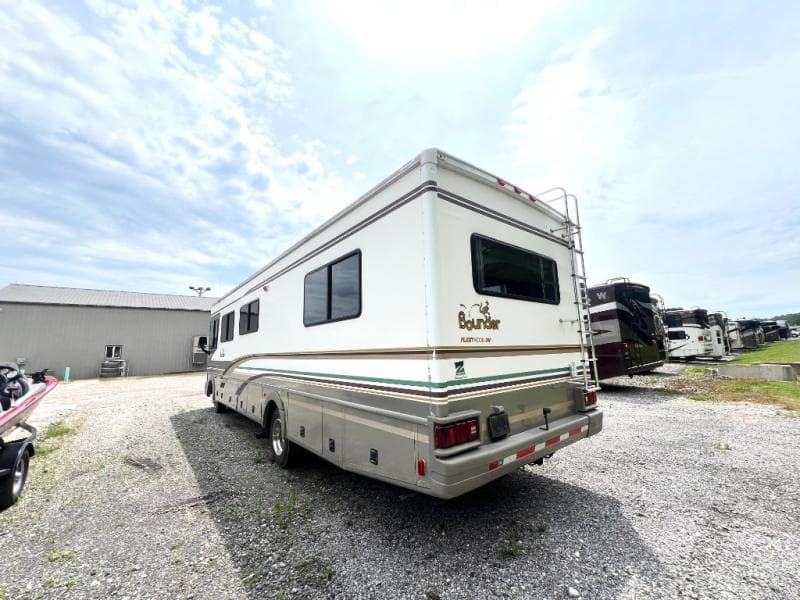 2000 Fleetwood 2000 Fleetwood Bounder - thumbnail 4