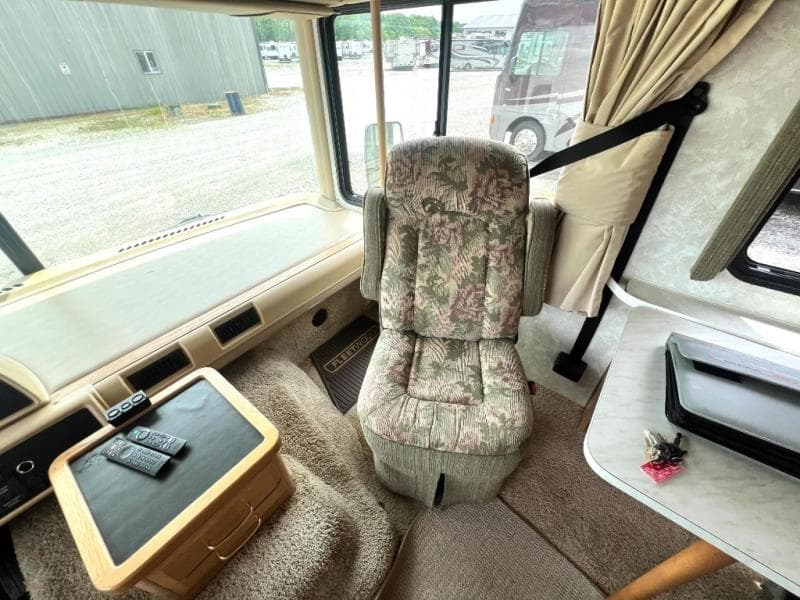 2000 Fleetwood 2000 Fleetwood Bounder - thumbnail 16