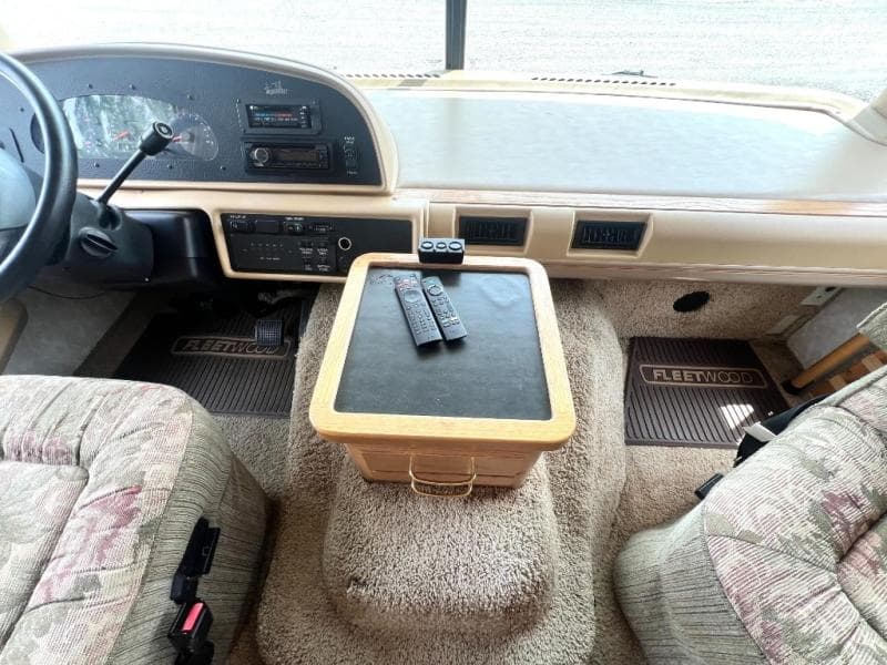 2000 Fleetwood 2000 Fleetwood Bounder - thumbnail 17