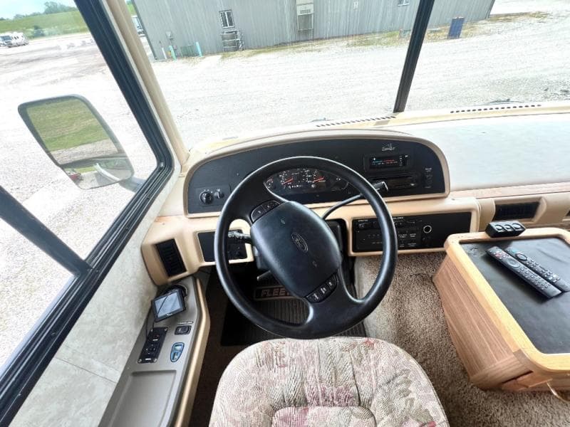 2000 Fleetwood 2000 Fleetwood Bounder - thumbnail 19