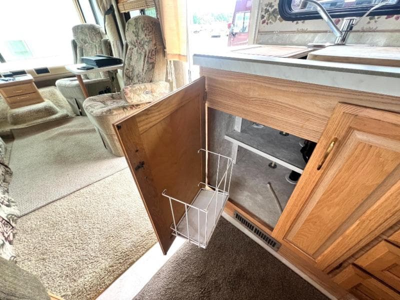 2000 Fleetwood 2000 Fleetwood Bounder - thumbnail 34