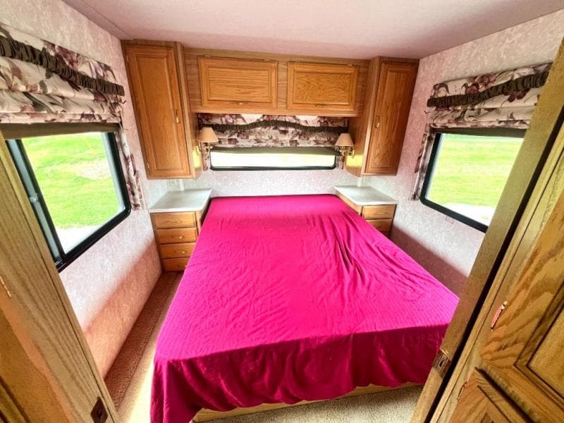 2000 Fleetwood 2000 Fleetwood Bounder - thumbnail 48