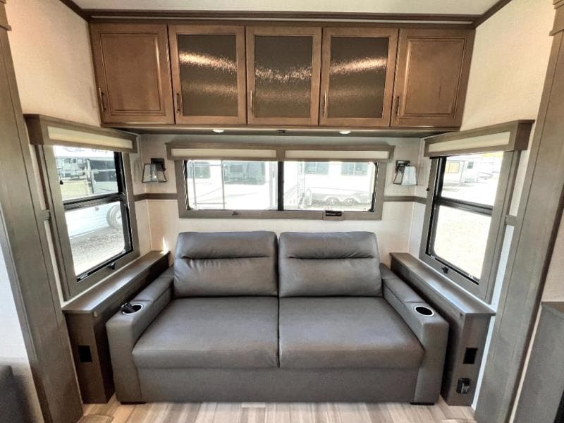 2024 Grand Design 2024 Grand Design Solitude - thumbnail 19