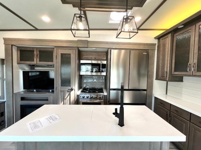 2024 Grand Design 2024 Grand Design Solitude - thumbnail 24