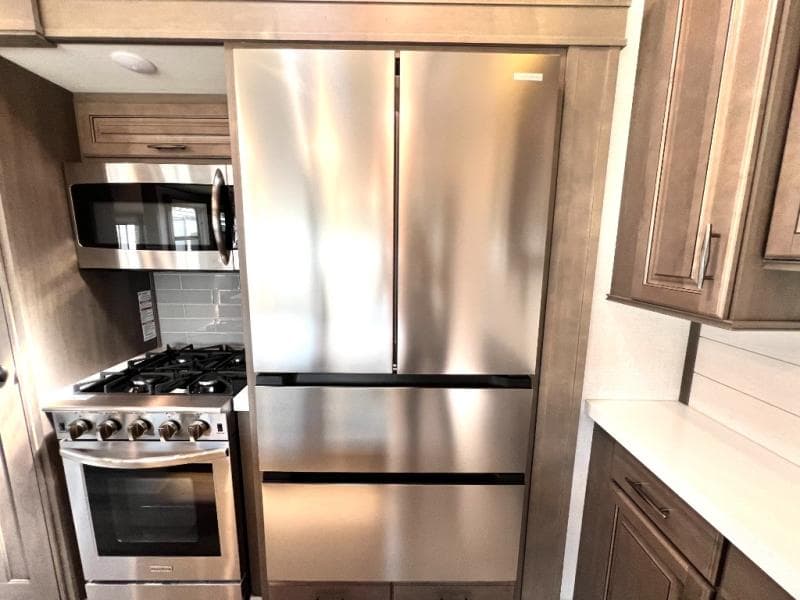 2024 Grand Design 2024 Grand Design Solitude - thumbnail 25