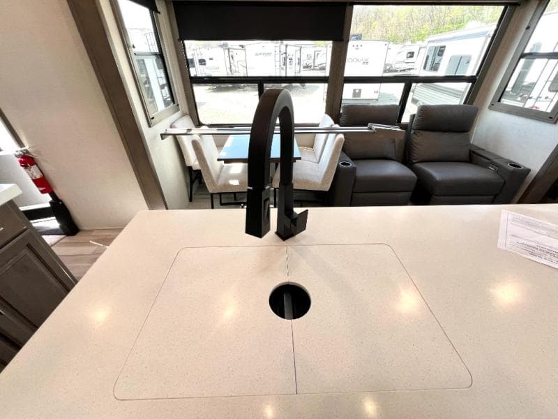 2024 Grand Design 2024 Grand Design Solitude - thumbnail 33