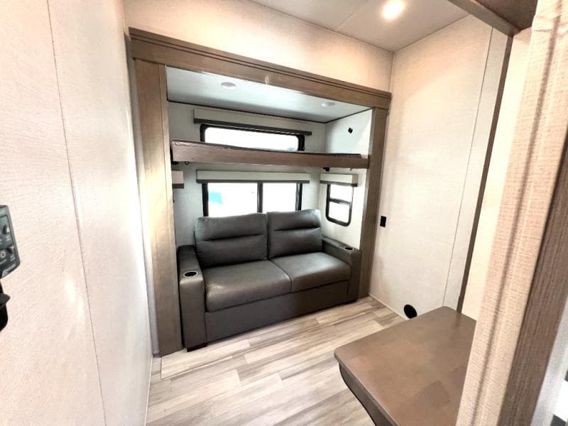 2024 Grand Design 2024 Grand Design Solitude - thumbnail 38