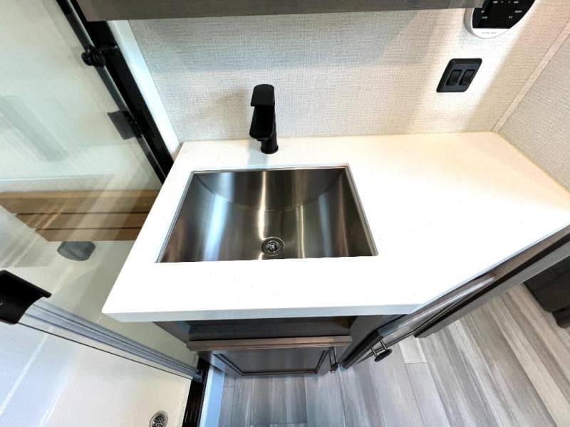 2024 Grand Design 2024 Grand Design Solitude - thumbnail 47