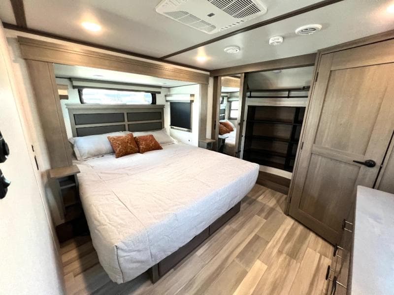 2024 Grand Design 2024 Grand Design Solitude - thumbnail 50