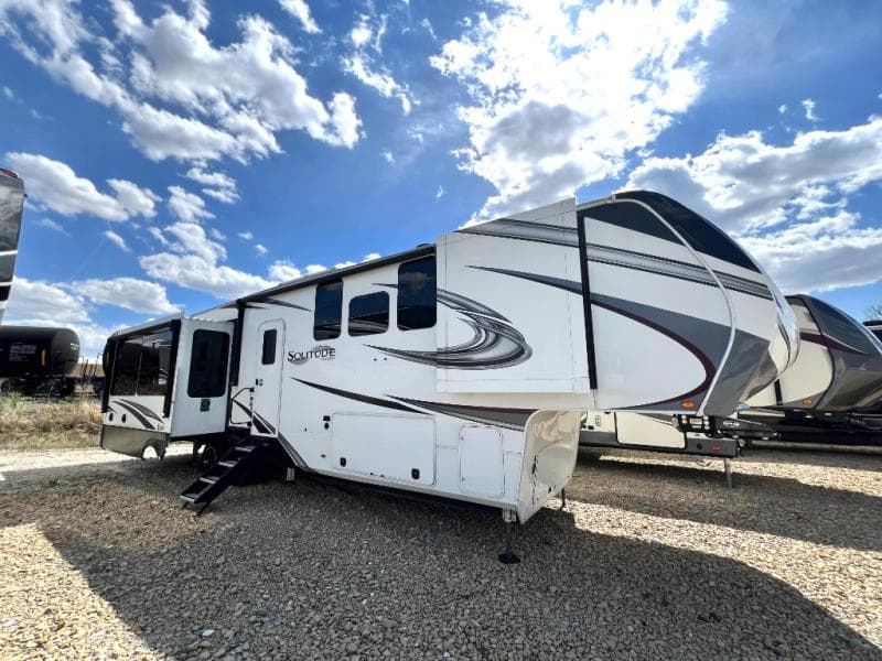 2022 Grand Design 2022 Grand Design Solitude - thumbnail 6