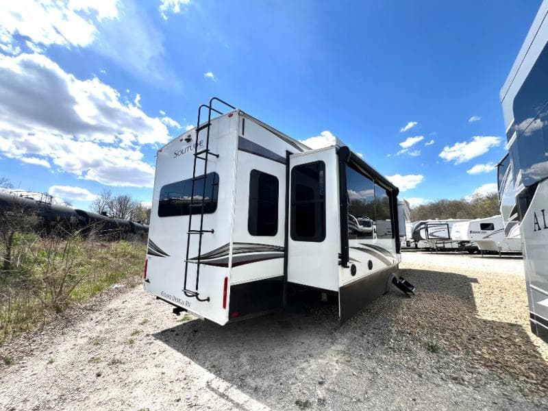 2022 Grand Design 2022 Grand Design Solitude - thumbnail 10