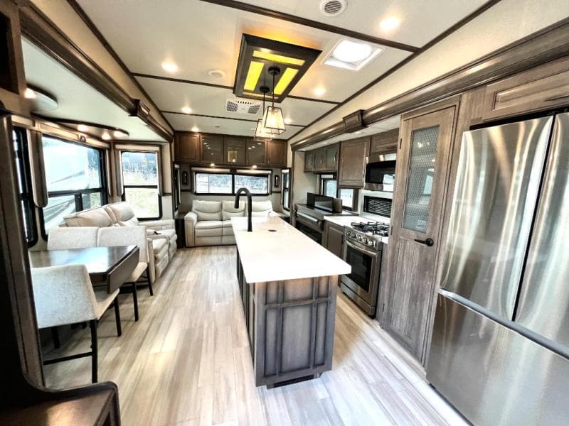 2022 Grand Design 2022 Grand Design Solitude - thumbnail 16