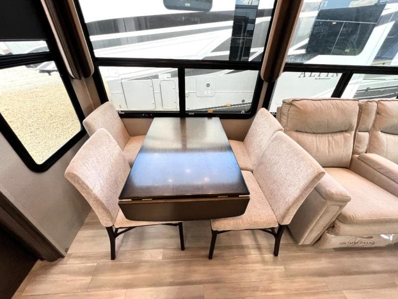 2022 Grand Design 2022 Grand Design Solitude - thumbnail 18