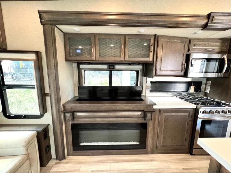 2022 Grand Design 2022 Grand Design Solitude - thumbnail 21