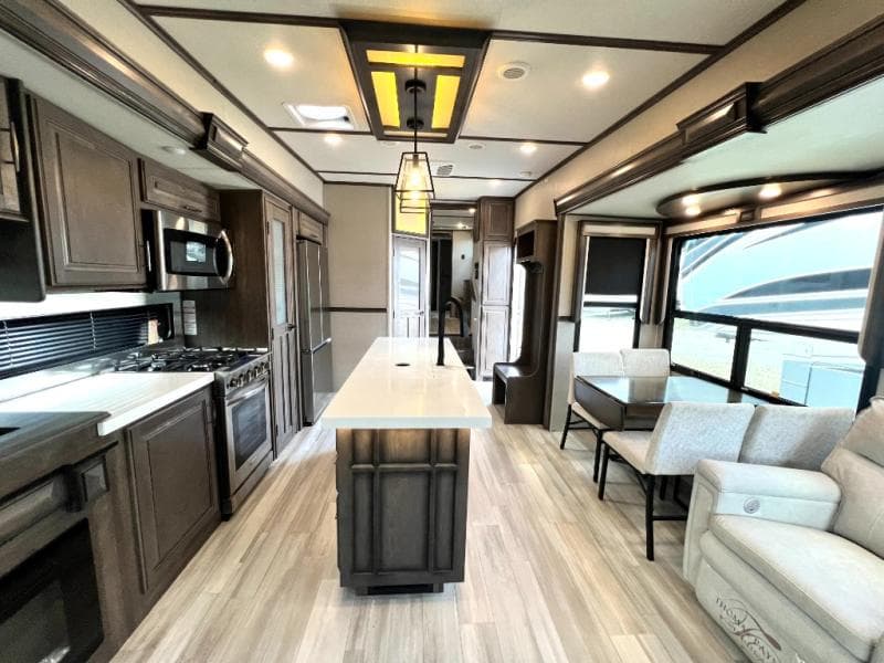 2022 Grand Design 2022 Grand Design Solitude - thumbnail 22