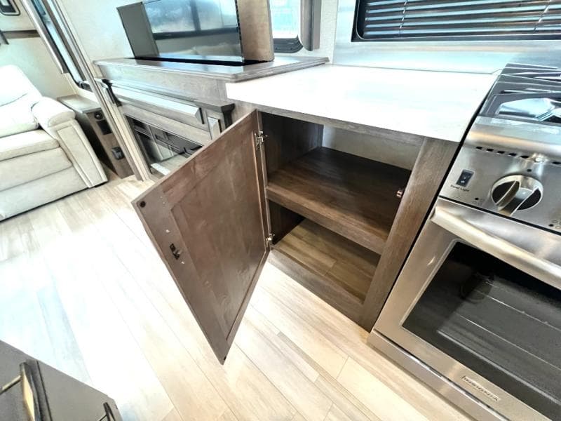 2022 Grand Design 2022 Grand Design Solitude - thumbnail 24