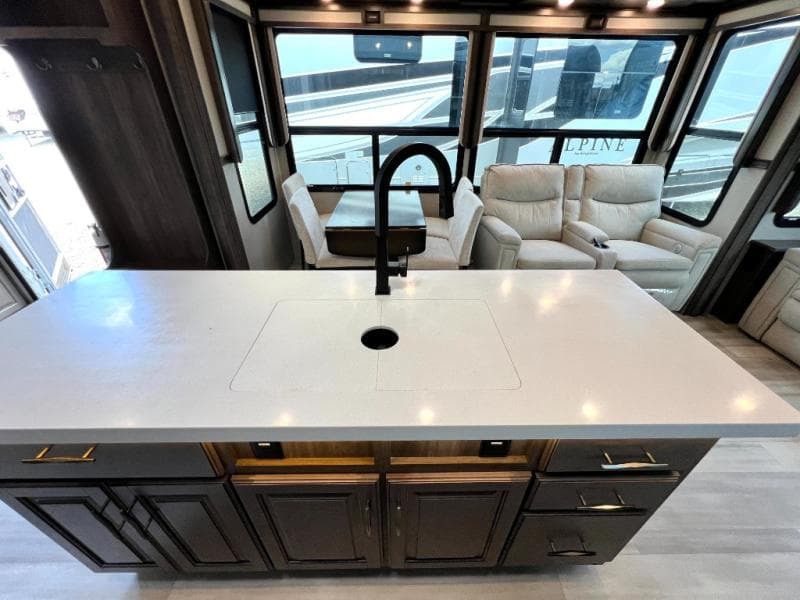 2022 Grand Design 2022 Grand Design Solitude - thumbnail 28