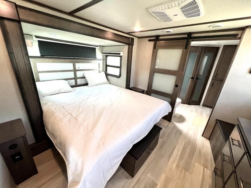 2022 Grand Design 2022 Grand Design Solitude - thumbnail 41