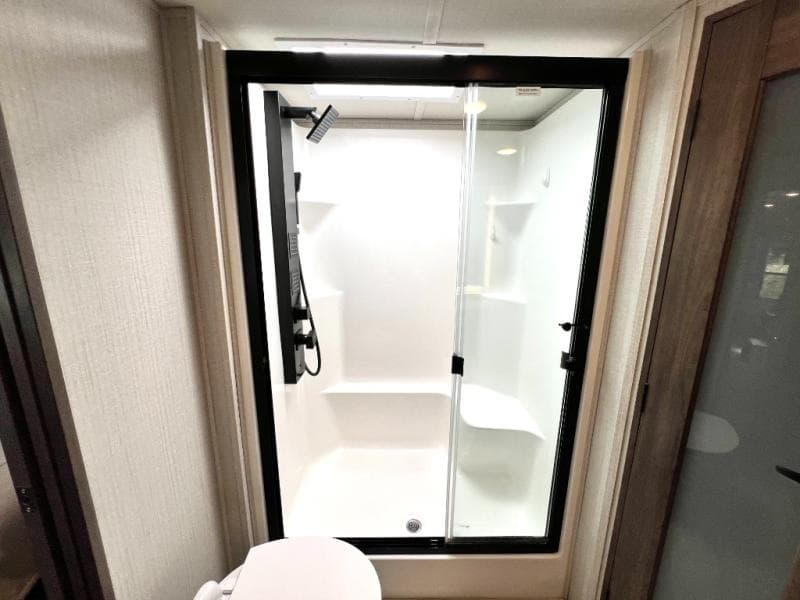 2022 Grand Design 2022 Grand Design Solitude - thumbnail 50