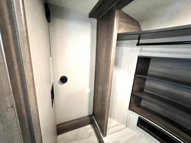 2022 Grand Design 2022 Grand Design Solitude - thumbnail 54