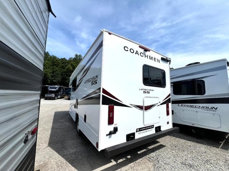 2026 Coachmen 2026 Coachmen Leprechaun - thumbnail 9