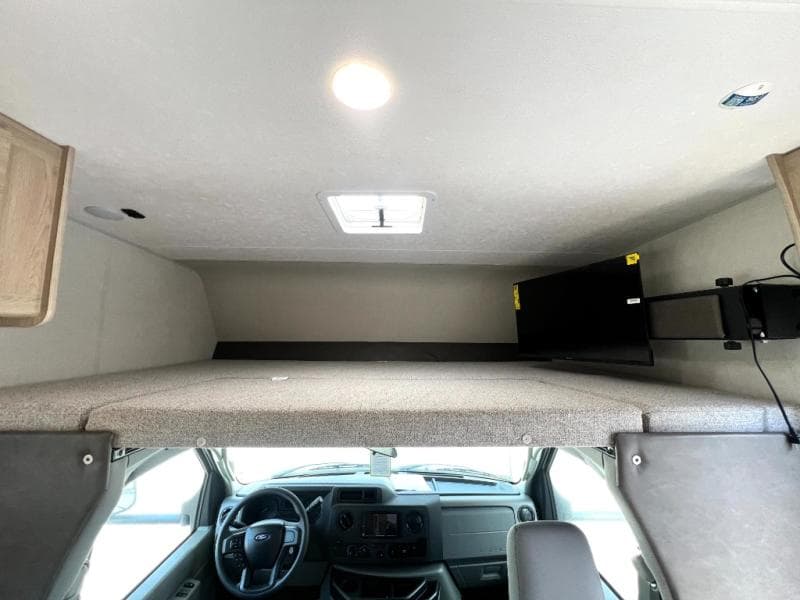 2026 Coachmen 2026 Coachmen Leprechaun - thumbnail 16