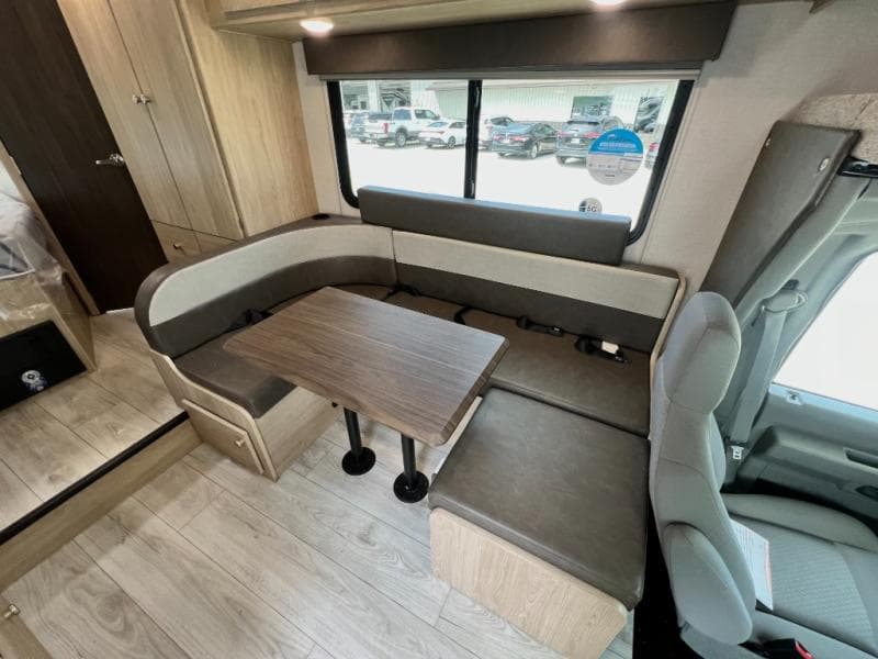 2026 Coachmen 2026 Coachmen Leprechaun - thumbnail 25