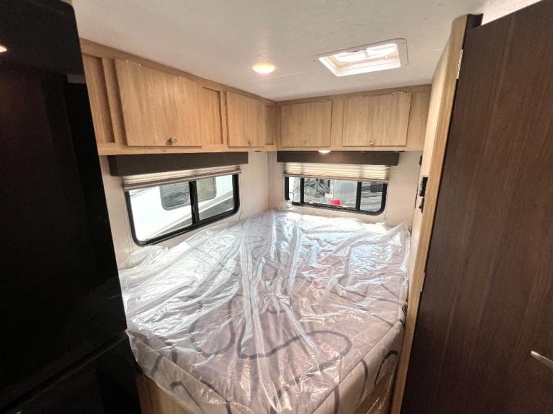 2026 Coachmen 2026 Coachmen Leprechaun - thumbnail 37