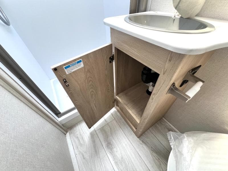 2026 Coachmen 2026 Coachmen Leprechaun - thumbnail 43