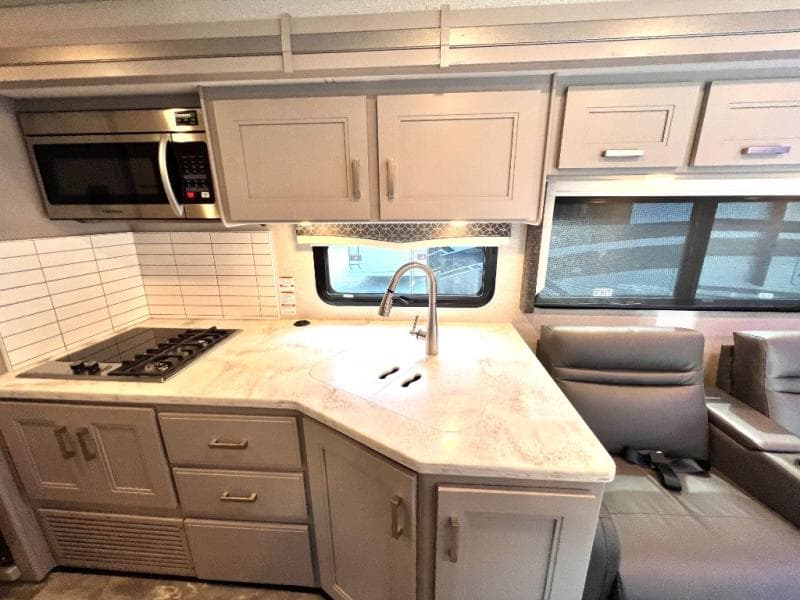 2024 Thor Motor Coach 2024 Thor Motor Coach Omni - thumbnail 35