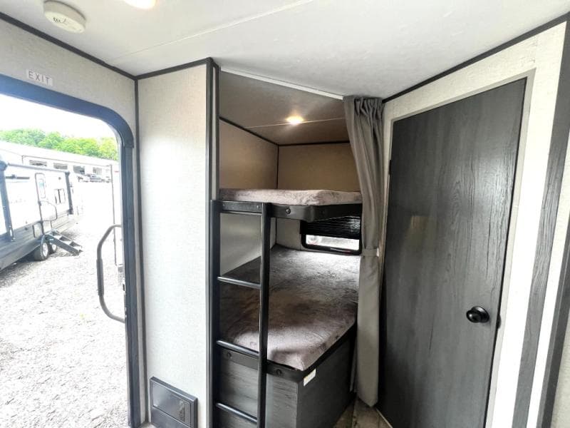 2022 Dutchmen 2022 Dutchmen Aspen Trail Mini - thumbnail 34