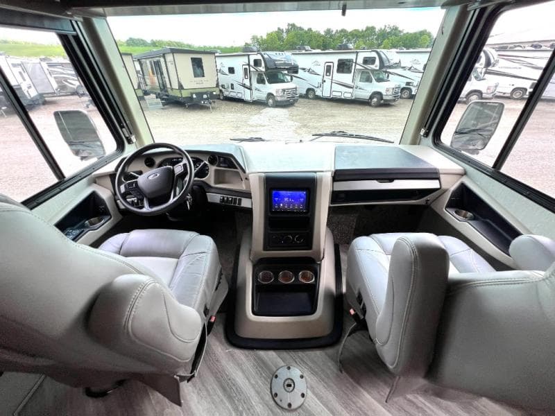 2023 Holiday Rambler 2023 Holiday Rambler Invicta - thumbnail 18