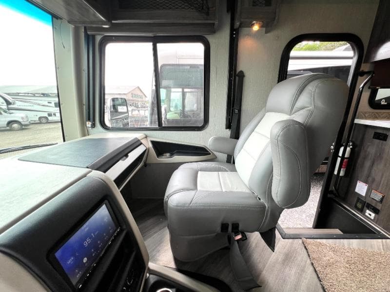 2023 Holiday Rambler 2023 Holiday Rambler Invicta - thumbnail 26