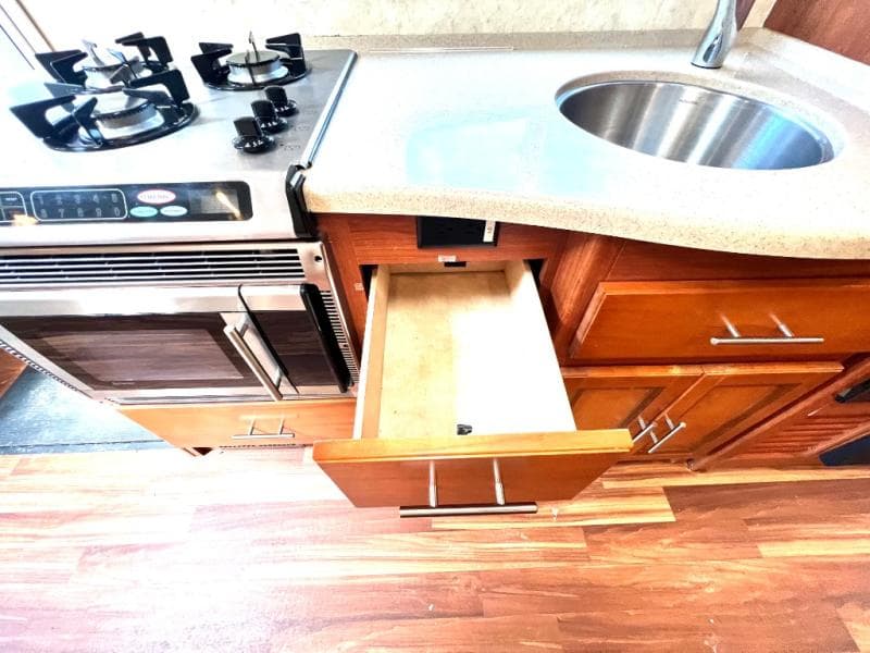 2013 Coachmen 2013 Coachmen Concord - thumbnail 33