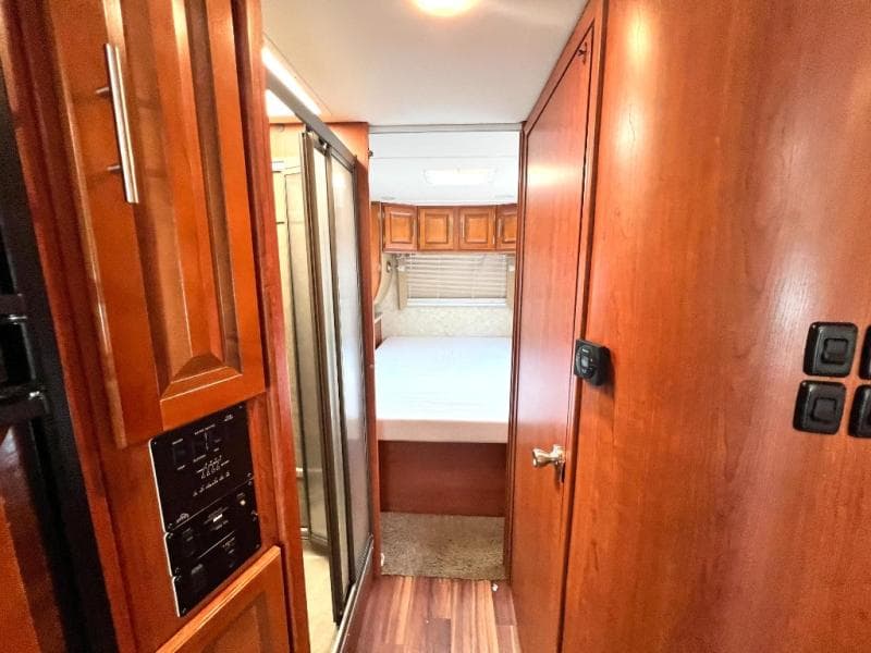 2013 Coachmen 2013 Coachmen Concord - thumbnail 37